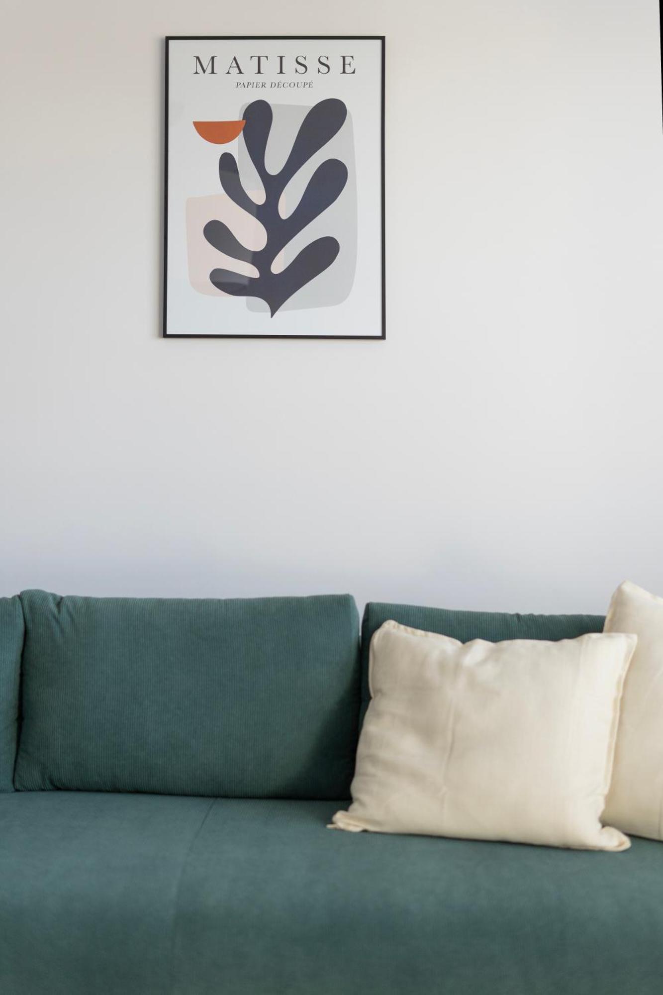 Apartment 19